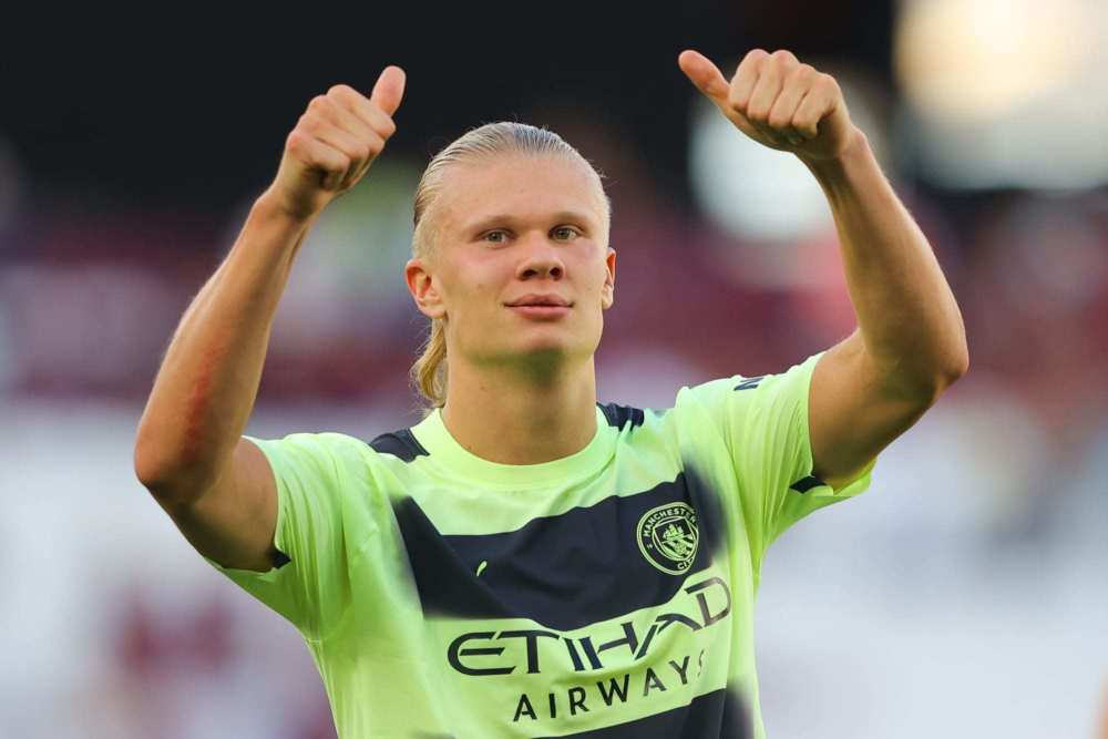 曼城英超33分紧追阿森纳，五项数据领跑联赛（曼城英超积33分紧逼阿森纳，五项数据位居联赛第一）