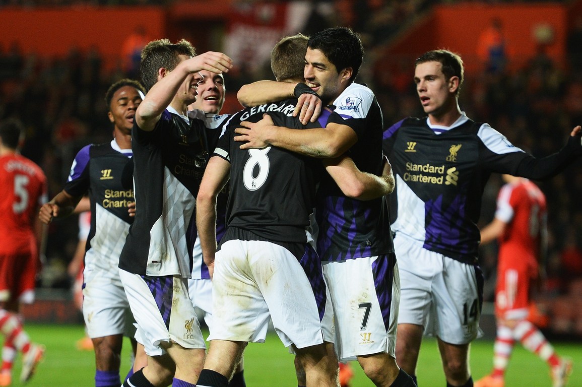 不服！萨拉赫：凯恩进球荒时媒体都相信他，轮到我就说去坐板凳（萨拉赫不满：凯恩进球荒照样被信任，到我这就要坐板凳？）